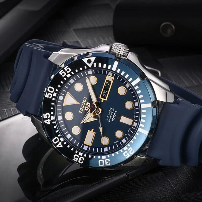 Automatic Water Resistant Men”s BlueDial Plate