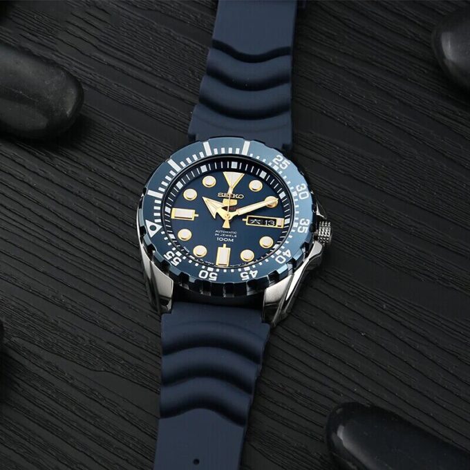 Automatic Water Resistant Men”s BlueDial Plate