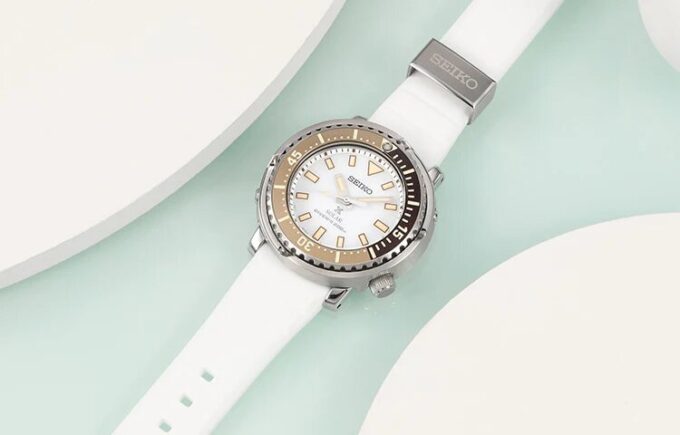 PROSPEX Series Solar Quartzes Christmas Limited White
